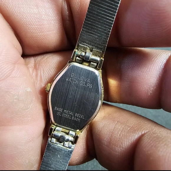 Vintage Bulova P8 Ladies Gold Tone Quartz Cocktail Watch Working - Picture 8 of 10